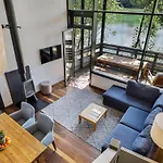 Waterside Elegance Sky Pad Dom wakacyjny *