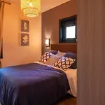 Waterside Elegance Sky Pad * Antoing